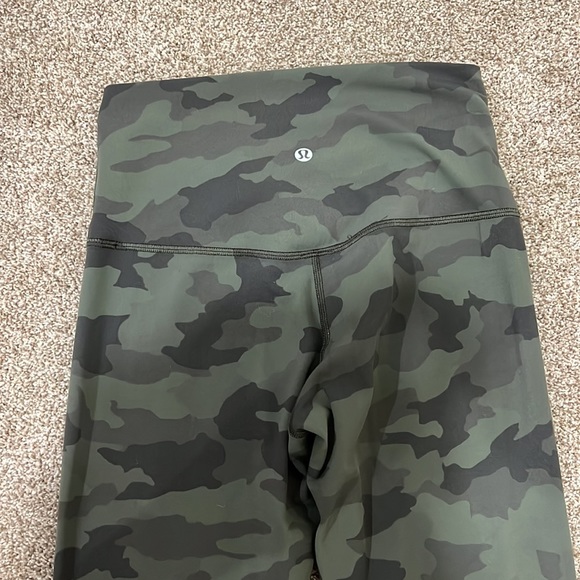 Lululemon align size 6 camo - Picture 4 of 5